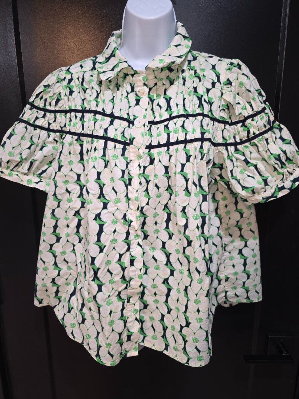 Betsey's Boutique Navy & Green Floral Button-Up Sz L